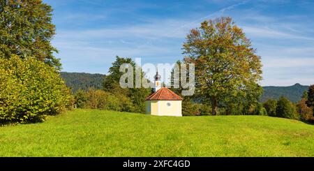 Maria Rast Chapel, Buckelwiesen tra Mittenwald e Kruen, Werdenfelser Land, alta Baviera, Baviera, Germania Foto Stock