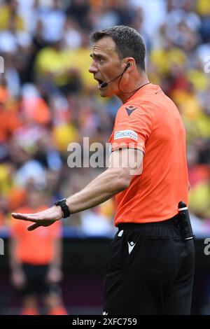 Monaco, Germania. 2 luglio 2024. MONACO DI BAVIERA, GERMANIA - 2 LUGLIO: Il tedesco Refreree Felix Zwayer durante la gara di UEFA EURO 2024 del 16 tra Romania e Paesi Bassi alla Munich Football Arena il 2 luglio 2024 a Monaco di Baviera, Germania.240702 SEPA 24 009 - 20240702 PD9844 credito: APA-PictureDesk/Alamy Live News Foto Stock