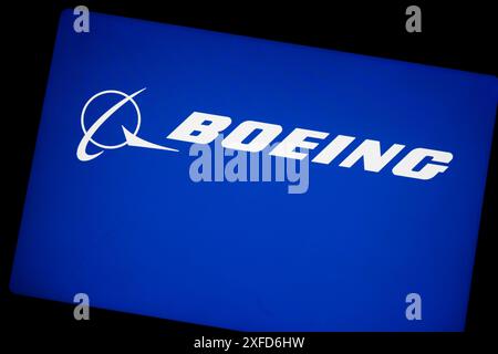 Arlington, Stati Uniti. 3 luglio 2024. Logo Boeing Company. La Boeing Company è una multinazionale americana che progetta, produce e vende aeroplani, unità rotative, razzi, satelliti e apparecchiature di telecomunicazione. David Calhoun e' l'amministratore delegato, e la borsa e' BA. I prodotti principali includono le famiglie di aeromobili 737 MAX, 747, 777 e 787. Boeing è anche un importante appaltatore per il governo degli Stati Uniti e un leader nell'innovazione aerospaziale, ma è rimasta impantanata in questioni legali. (Credit Image: © Taidgh Barron/ZUMA Press Wire) SOLO PER USO EDITORIALE! Non per Commercial Foto Stock