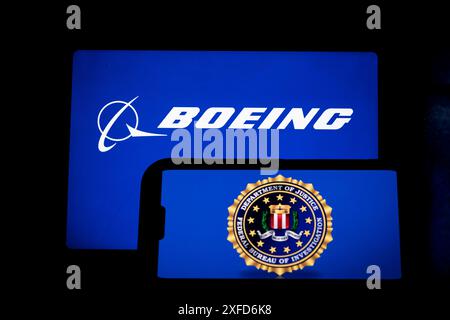 Arlington, Stati Uniti. 3 luglio 2024. Il logo della Boeing Company con il logo dell'FBI del Dipartimento di giustizia degli Stati Uniti mentre Boeing è destinata ad affrontare accuse penali di frode. La Boeing Company è una multinazionale americana che progetta, produce e vende aeroplani, unità rotative, razzi, satelliti e apparecchiature di telecomunicazione. David Calhoun e' l'amministratore delegato, e la borsa e' BA. I prodotti principali includono le famiglie di aeromobili 737 MAX, 747, 777 e 787. Boeing è anche un importante appaltatore per il governo degli Stati Uniti e un leader nell'innovazione aerospaziale, ma è rimasta impantanata dal punto di vista legale Foto Stock