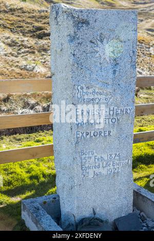 Lapide di Sir Ernest Shackleton, vecchio cimitero, Grytviken, King Edward Cove, Georgia del Sud, martedì 28 novembre 2023. Foto Stock