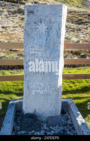 Lapide di Sir Ernest Shackleton, vecchio cimitero, Grytviken, King Edward Cove, Georgia del Sud, martedì 28 novembre 2023. Foto Stock