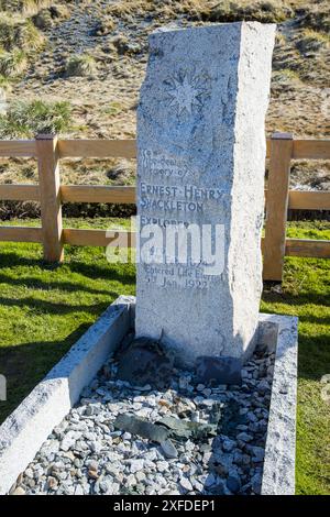 Lapide di Sir Ernest Shackleton, vecchio cimitero, Grytviken, King Edward Cove, Georgia del Sud, martedì 28 novembre 2023. Foto Stock