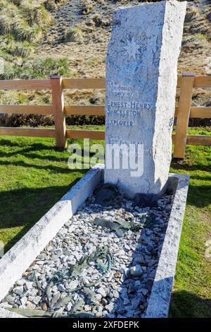 Lapide di Sir Ernest Shackleton, vecchio cimitero, Grytviken, King Edward Cove, Georgia del Sud, martedì 28 novembre 2023. Foto Stock