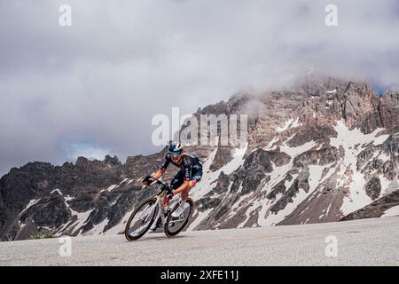 Foto di Zac Williams/SWpix.com - 02/07/2024 - Ciclismo - 2024 Tour de France - tappa 4 Pinerolo a Valloire - Francia - Aleksandr Vlasov, Red Bull Bora Hansgrohe. Crediti: SWpix/Alamy Live News Foto Stock