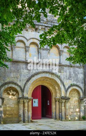 Francia, Gironda, Tauriac, chiesa romanica di Saint Etienne costruita tra l'XI e il XII secolo Foto Stock