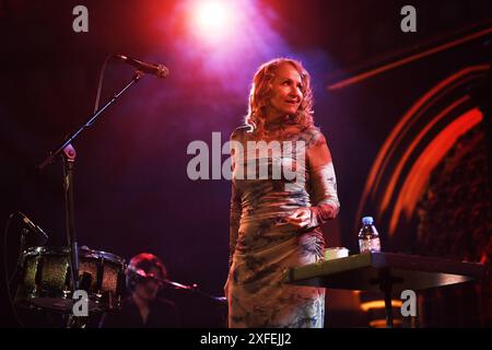 REGNO UNITO. 2 luglio 2024. LONDRA, INGHILTERRA - 2 LUGLIO: Joan Osborne si esibisce alla Union Chapel il 2 luglio 2024 a Londra, Inghilterra. CAP/Mar © Mar/Capital Pictures credito: Capital Pictures/Alamy Live News Foto Stock