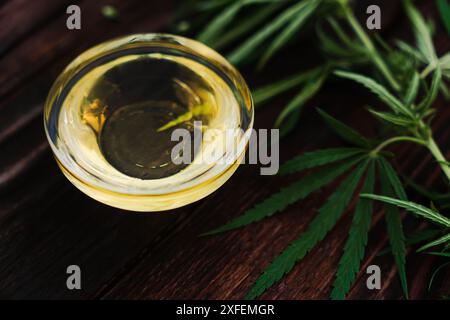 Olio di CBD prodotti di canapa. Estratto di cannabis a olio di CBD, concetto di cannabis medica. Foto Stock