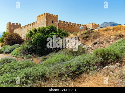 Fortezza veneziana di Frangokastello sull'isola mediterranea di Creta in Grecia Foto Stock