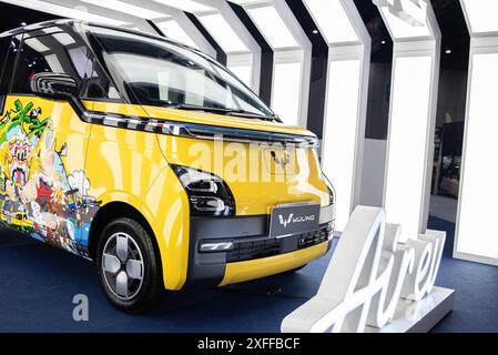 Bangkok, Thailandia. 3 luglio 2024. Un'auto elettrica Wuling Air vista durante il Thailand Fast Auto Show 2024 al Bangkok International Trade and Exhibition Center (BITEC). (Foto di Peerapon Boonyakiat/SOPA Images/Sipa USA) credito: SIPA USA/Alamy Live News Foto Stock