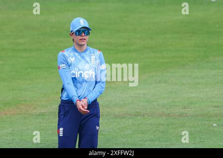 Bristol, Regno Unito. 3 luglio 2024. Maia Bouchier dell'Inghilterra durante la terza partita MetroBank Women's ODI tra England Women e New Zealand Women al Seat Unique Stadium di Bristol, Regno Unito, il 3 luglio 2024. Foto di Stuart Leggett. Solo per uso editoriale, licenza richiesta per uso commerciale. Non utilizzare in scommesse, giochi o pubblicazioni di singoli club/campionato/giocatori. Crediti: UK Sports Pics Ltd/Alamy Live News Foto Stock