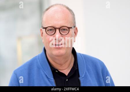 Rainer Kampmann, Verwaltungs- und Betriebsdirektor Deutschlandradio beim Presserundgang durch das Deutschlandradio-Funkhaus in Koeln foto vom 21.06.2024. SOLO PER USO EDITORIALE *** Rainer Kampmann, Direttore amministrativo e operativo Deutschlandradio durante una visita stampa del centro di trasmissione Deutschlandradio di Colonia foto dal 21 06 2024 SOLO PER USO EDITORIALE Copyright: epd-bild/GuidoxSchiefer Deutschlandradio023 Foto Stock