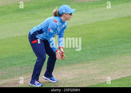 Bristol, Regno Unito. 3 luglio 2024. Tammy Beaumont dell'Inghilterra durante la terza partita MetroBank Women's ODI tra England Women e New Zealand Women al Seat Unique Stadium di Bristol, Regno Unito, il 3 luglio 2024. Foto di Stuart Leggett. Solo per uso editoriale, licenza richiesta per uso commerciale. Non utilizzare in scommesse, giochi o pubblicazioni di singoli club/campionato/giocatori. Crediti: UK Sports Pics Ltd/Alamy Live News Foto Stock