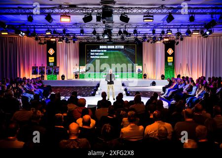 ARNHEM - Peter Bosz durante il National Football Coaches Congress a Papendal. Il premio viene assegnato annualmente al miglior formatore dell'Eredivisie. ANP ROB ENGELAAR Foto Stock