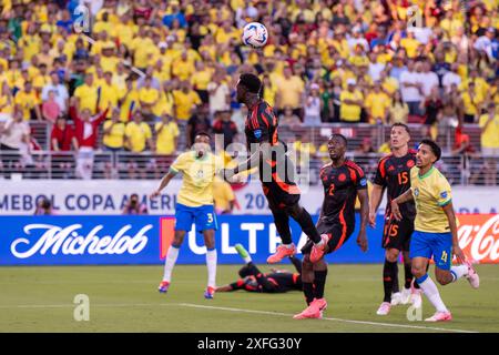 Saint Clara, Stati Uniti. 3 luglio 2024. Davinson Sanchez della Colombia durante la partita tra Brasile e Colombia nella fase a gironi della Copa America CONMEBOL all'Estadio Levis di Santa Clara, CALIFORNIA, Stati Uniti (Richard Callis/SPP) crediti: SPP Sport Press Photo. /Alamy Live News Foto Stock