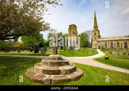 La chiesa parrocchiale di San Giorgio a Ticknall Foto Stock