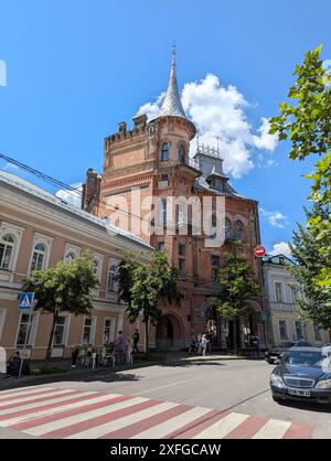 Non esclusivo: KIEV, UCRAINA - 27 GIUGNO 2024 - la Casa di Pidhorskyi si trova al numero 1 di via Yaroslaviv Val, a Kiev, Ucraina. Kiev, capitale dell'Ucraina. Foto Stock