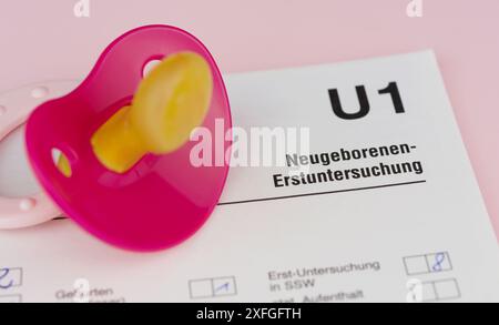 U1 Initial Newborn Exam (Neugeborenen-Erstuntersuchung in tedesco) in Germania Foto Stock