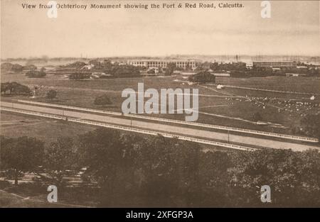 Vista dal monumento Ochterlony che mostra il forte e la strada rossa di Calcutta. 1870-1920 fotografia di Calcutta (Kolkata), India, scattata da un fotografo britannico sconosciuto. Foto Stock