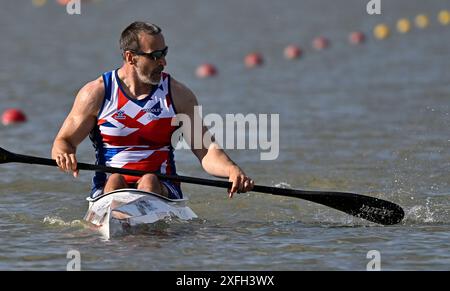 Seghedino. Ungheria. 10 maggio 2024. La Coppa del mondo di canoa 2024 ICF e i Campionati del mondo di Paracanoe. Parco acquatico olimpico di Szeged. Jonathan Young (GBR) durante i Campionati del mondo Paracanoe/Canoe Sprint World Cup a Szeged, Ungheria. Foto Stock