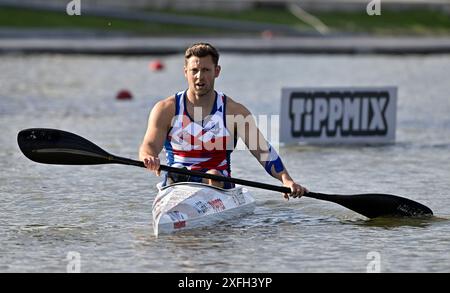 Seghedino. Ungheria. 10 maggio 2024. La Coppa del mondo di canoa 2024 ICF e i Campionati del mondo di Paracanoe. Parco acquatico olimpico di Szeged. Robert Oliver (GBR) durante i Campionati del mondo Paracanoe/Canoe Sprint World Cup a Szeged, Ungheria. Foto Stock