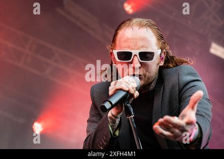 Roskilde, Danimarca. 3 luglio 2024. Frank Carter e i Rattlesnakes suonano all'EOS al Roskilde Festival mercoledì 3 luglio 2024. (Foto: Helle Arensbak/Ritzau Scanpix) credito: Ritzau/Alamy Live News Foto Stock