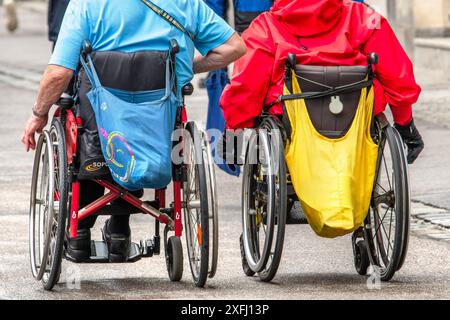 Rollstuhlfahrer in der Stadt, München, Juli 2024 Deutschland, München, Juli 2024, Rollstuhlfahrer in der Stadt, Symbolfoto Barrierefreiheit, Mobilität, behinderte Menschen, Menschen mit handicap, Menschen mit Behinderung, Inklusion, Bayern, *** utente di sedie a rotelle in città, Monaco di Baviera, luglio 2024 Germania, Monaco di Baviera, luglio 2024, utenti su sedia a rotelle in città, foto Symbol accessibilità, mobilità, persone disabili, persone con disabilità, persone con disabilità, inclusione, Baviera, Foto Stock