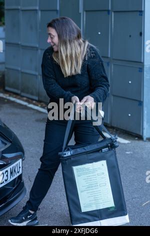 Brentwood Essex 4 giugno 2024 apertura del polling station per le elezioni generali Brentwood Essex credito: Ian Davidson/Alamy Live News Foto Stock