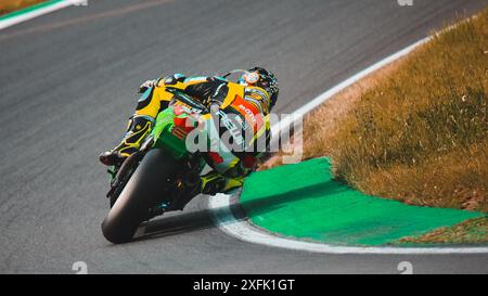 Oschersleben, Germania, 09 giugno 2019: Kawasaki ZX 10R del Team 33 Coyote Louit Moto gareggiano al Campionato del mondo FIM Endurance nell'estate 2019 Foto Stock