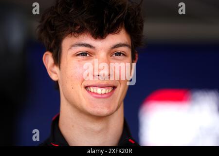 Oliver Bearman pilota di riserva Ferrari al circuito di Silverstone, Northamptonshire. Data foto: Giovedì 4 luglio 2024. Foto Stock