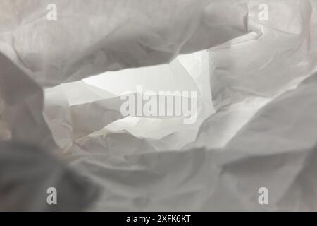 Imita la forma delle montagne con i materiali DuPont, Tyvek. Foto Stock