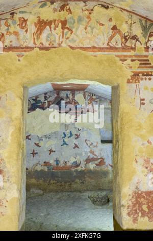 Pittura murale nella Tomba della caccia e della pesca (Tomba della caccia e pesca) nella necropoli etrusca di Monterozzi - Tarquinia, Italia Foto Stock