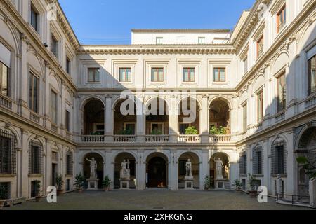 Cortile di Palazzo Altemps - Museo Nazionale Romano. Roma, Italia Foto Stock