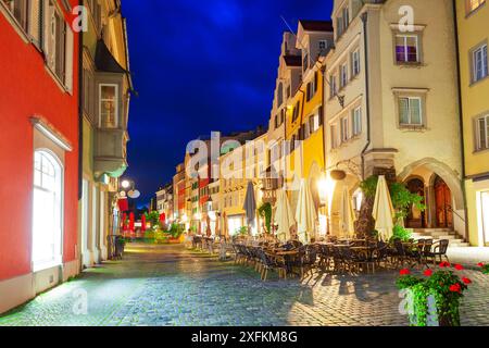 Lindau città vecchia e porto. Lindau è una delle principali città e isola sul lago di Costanza o Bodensee in Baviera, Germania. Foto Stock