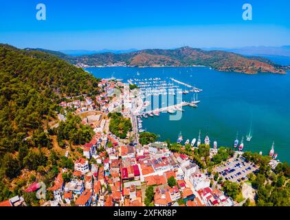 Vista panoramica aerea del porto di Fethiye. Fethiye è una città della provincia di Mugla, Turchia. Foto Stock