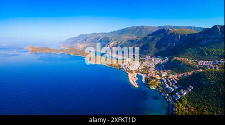 Vista panoramica aerea della città di Kas. Kas o Kash è una piccola località balneare della provincia di Antalya in Turchia. Foto Stock