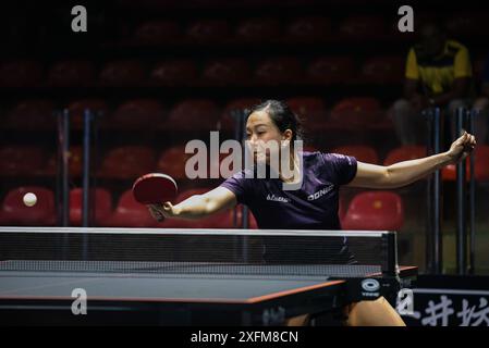 Bangkok, Thailandia. 4 luglio 2024. Yuan Wan della Germania gioca contro Lee Eunhye della Corea del Sud (non nella foto) durante il singolo round femminile di Ping-pong del 64 nella gara del World Table Tennis Star Bangkok 2024 allo Huamark Indoor Stadium. Yuan Wan su Lee Eunhye 3-1 (6:11, 11:4, 11:8, 11:8, 11:8,) crediti: SOPA Images Limited/Alamy Live News Foto Stock