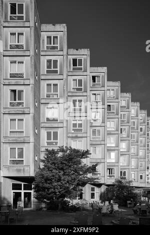 Plejecenter Sølund, casa di riposo, progettata da Stadsarkitektens Direktorat, costruita tra il 1976 e il 1981, blocco rimanente (2024); Copenaghen, Danimarca Foto Stock