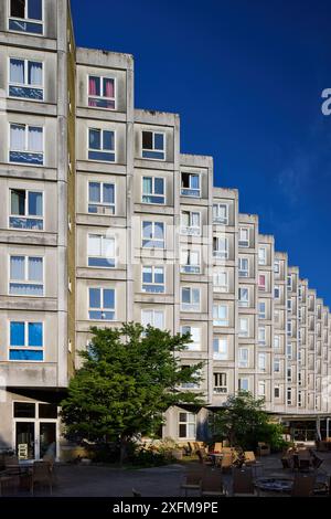 Plejecenter Sølund, casa di riposo, progettata da Stadsarkitektens Direktorat, costruita tra il 1976 e il 1981, blocco rimanente (2024); Copenaghen, Danimarca Foto Stock