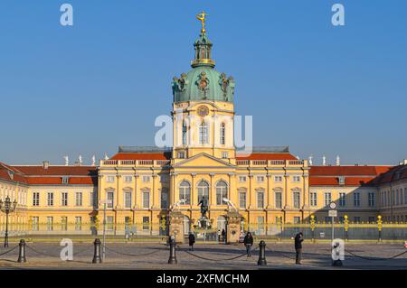 Berlino, Germania. Schloss Charlottenburg (Castello di Charlottenburg), una residenza signorile barocca costruita nel XVII secolo da Johann Arnold Nering Foto Stock