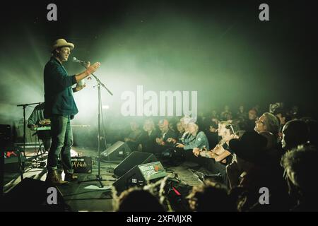 Roskilde, Danimarca. 3 luglio 2024. Il cantante britannico Sam Lee esegue un concerto dal vivo durante il festival di musica danese Roskilde Festival 2024 a Roskilde. Foto Stock