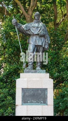 La statua del capitano Robert Falcon Scott a Waterloo Place, Londra Foto Stock