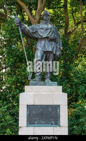 La statua del capitano Robert Falcon Scott a Waterloo Place, Londra Foto Stock