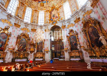 Ettal, Germania - 03 luglio 2021: Ettal Abbey Interior, è un monastero benedettino nel villaggio di Ettal vicino a Oberammergau e Garmisch-Partenk Foto Stock