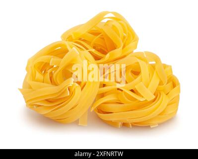 sentiero delle tagliatelle di pasta isolato sul bianco Foto Stock