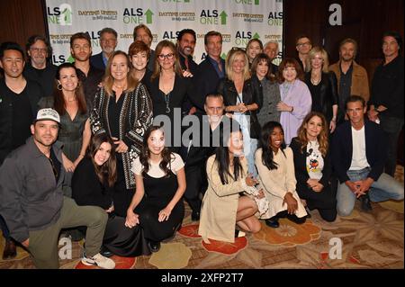 Glendale CA USA - 4 maggio 2024: Nancy Lee Grahn, Genie Francis, Maurice Bernard, Evan Hofer, Patrika Darbo, Michael Easton, e molti altri partecipano a Daytime un Foto Stock