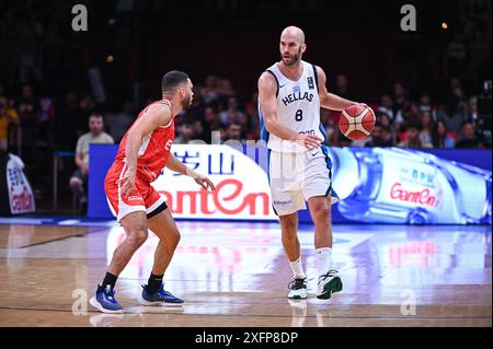 8 il greco Nick Calathes sta giocando durante il torneo di qualificazione olimpica FIBA 2024, partita tra Egitto e Grecia al Peace &amp; Friendship Stadium il 4 luglio 2024, nel Pireo, Grecia. Foto Stock