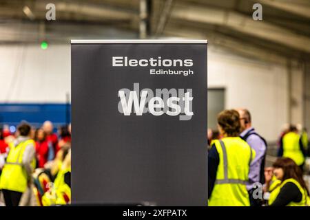 Edimburgo, Regno Unito. 4 luglio 2024 nella foto: Apertura della vista generale al conteggio di Edimburgo per le elezioni generali del Parlamento britannico. Il conteggio per le cinque circoscrizioni parlamentari di Edimburgo per le elezioni generali del 2024 si svolge presso il Royal Highland Centre alla periferia di Edimburgo. Crediti: Rich Dyson/Alamy Live News Foto Stock