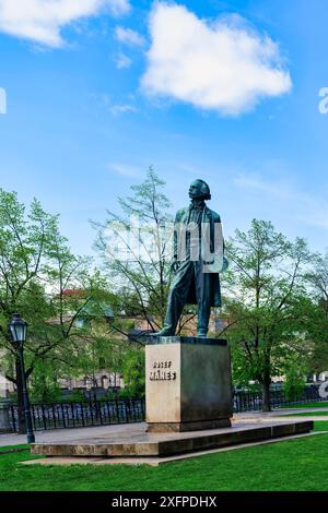 Statua del pittore del XIX secolo Josef Manes, Praga, Boemia, Repubblica Ceca Foto Stock