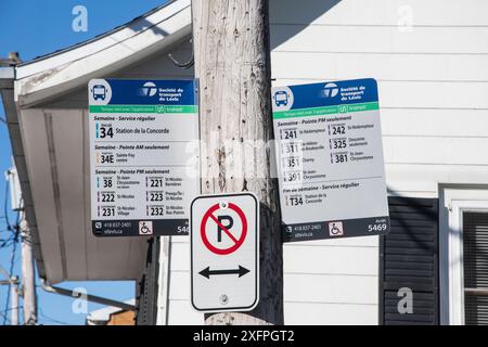 Indicazioni per la fermata dell'autobus su Chem. Du Fleuve a Levis, Quebec, Canada Foto Stock